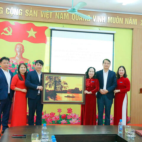 BẬC HỌC MẦM NON HUYỆN TÂN YÊN THAM QUAN, TRAO ĐỔI, CHIA SẺ KINH NGHIỆM TẠI TRƯỜNG MN HỘI HỢP, THÀNH PHỐ VĨNH YÊN, TỈNH VĨNH PHÚC